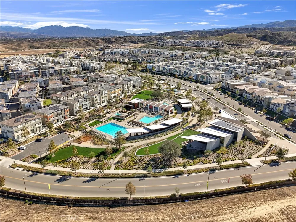 27582 Manzanita Way Valencia, CA 91381