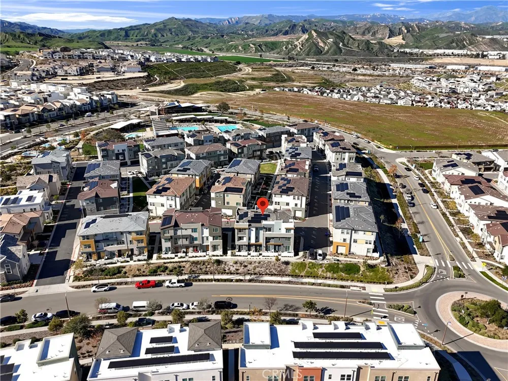 27582 Manzanita Way Valencia, CA 91381