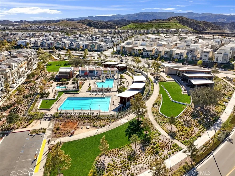 27582 Manzanita Way Valencia, CA 91381