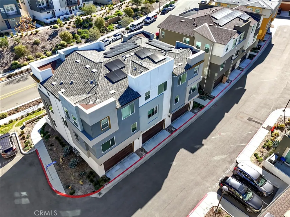 27582 Manzanita Way Valencia, CA 91381