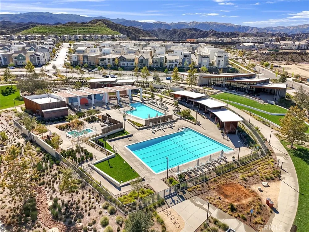 27582 Manzanita Way Valencia, CA 91381