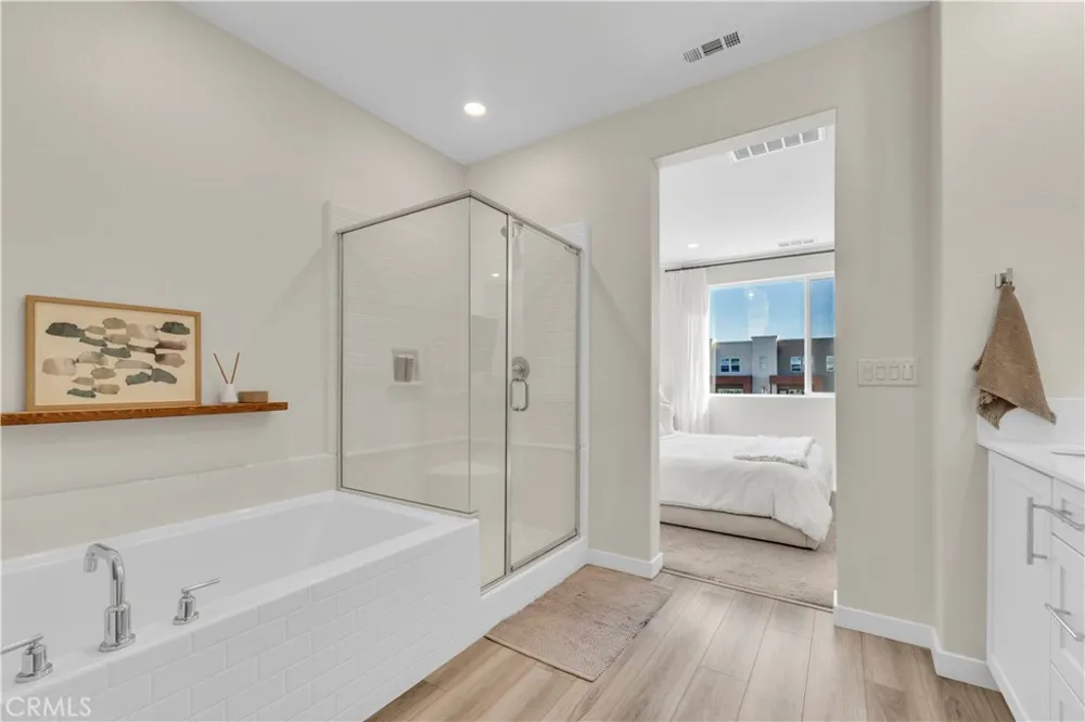 27582 Manzanita Way Valencia, CA 91381