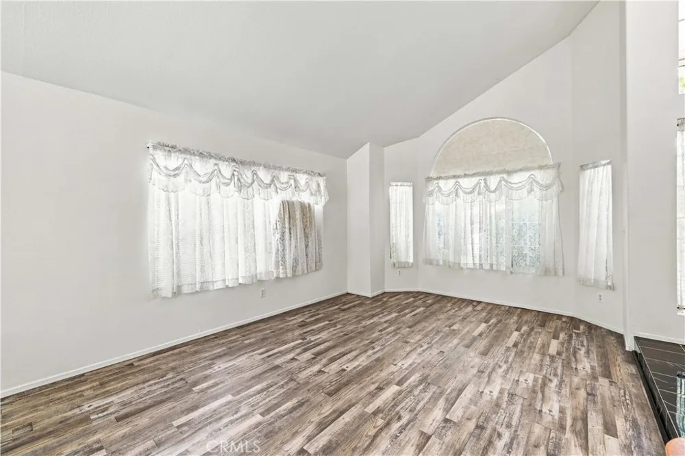 40060 Castana Palmdale, CA 93551