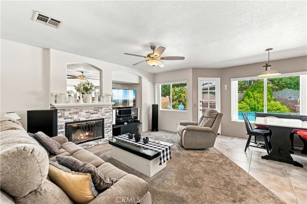 40060 Castana Palmdale, CA 93551