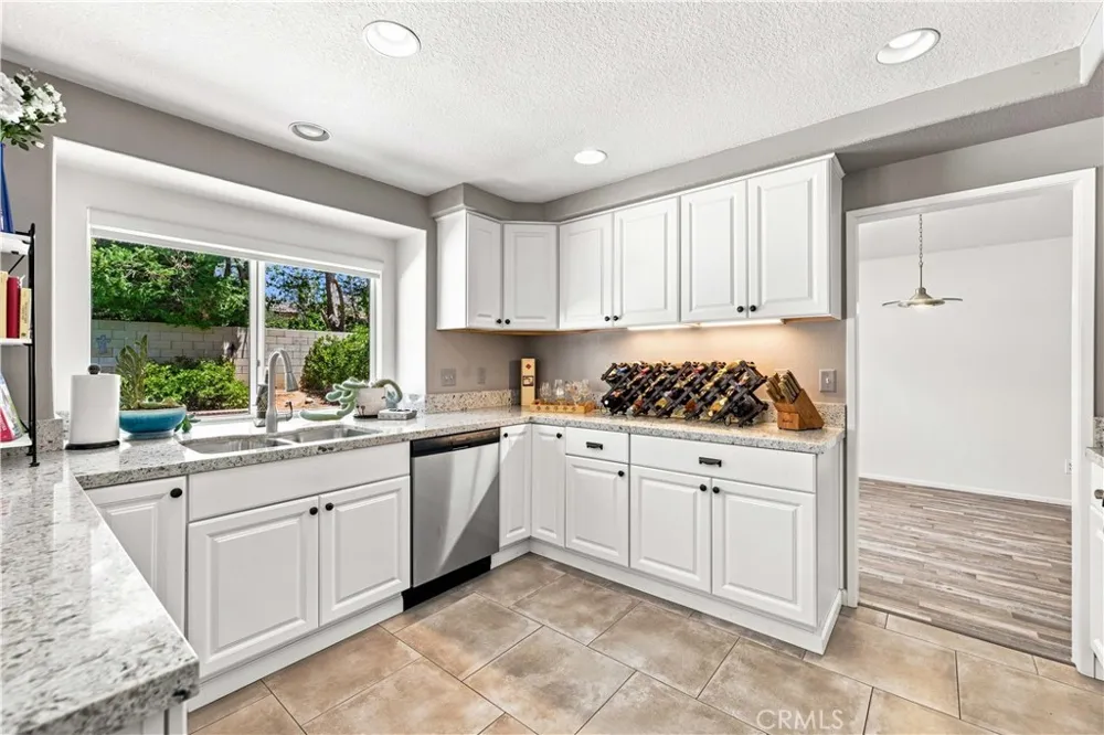 40060 Castana Palmdale, CA 93551