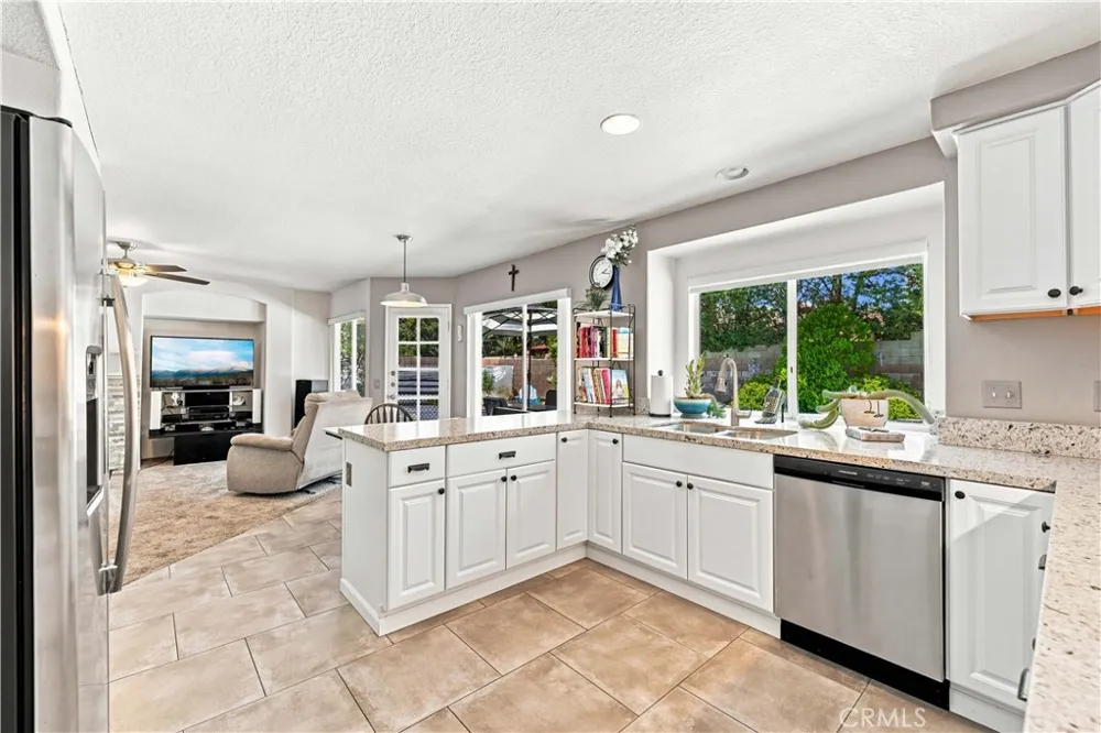 40060 Castana Palmdale, CA 93551