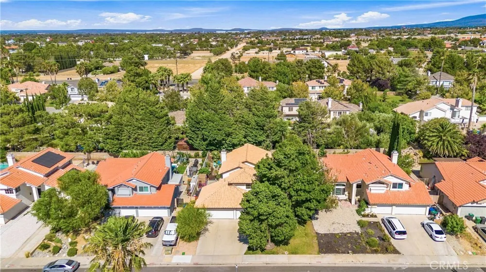 40060 Castana Palmdale, CA 93551