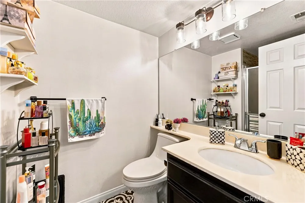 40060 Castana Palmdale, CA 93551
