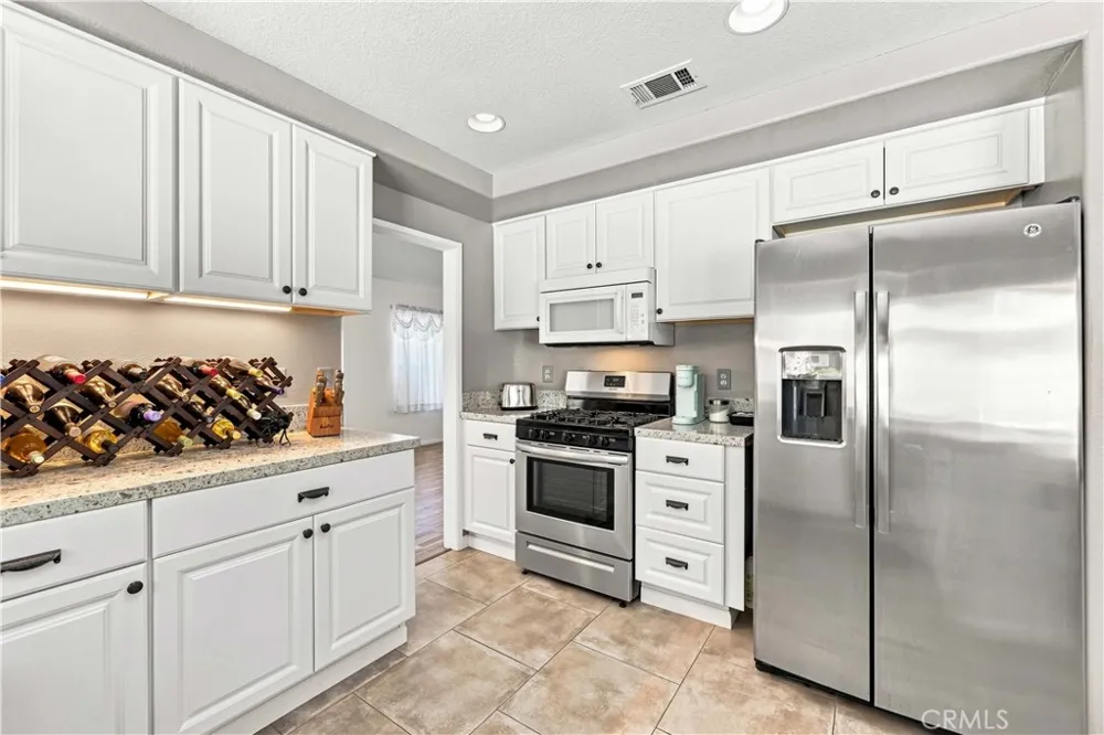 40060 Castana Palmdale, CA 93551
