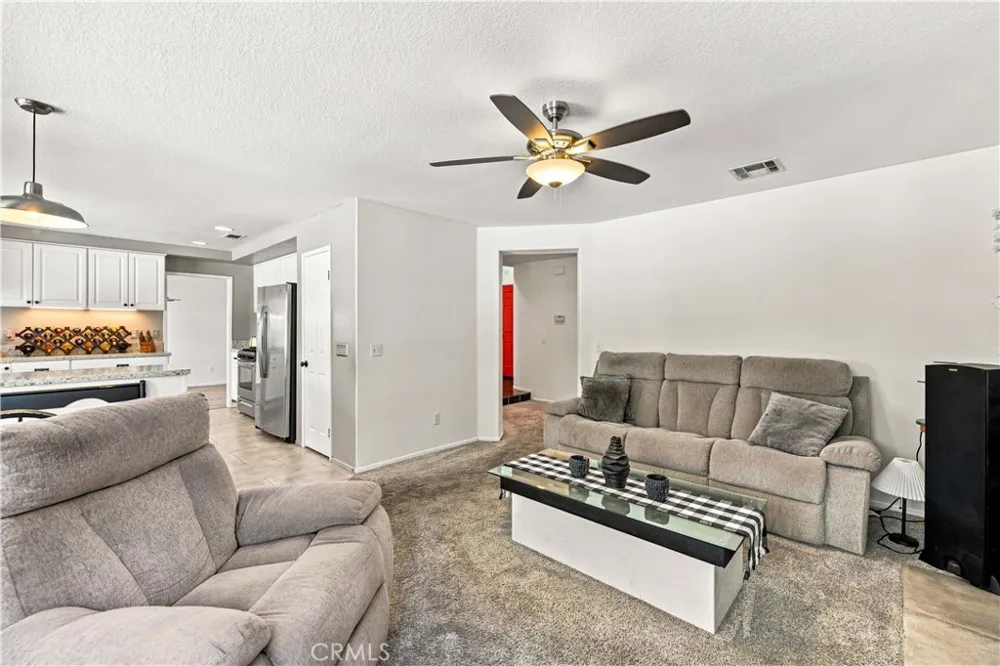 40060 Castana Palmdale, CA 93551