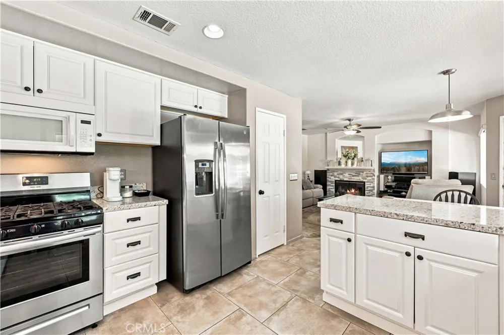40060 Castana Palmdale, CA 93551
