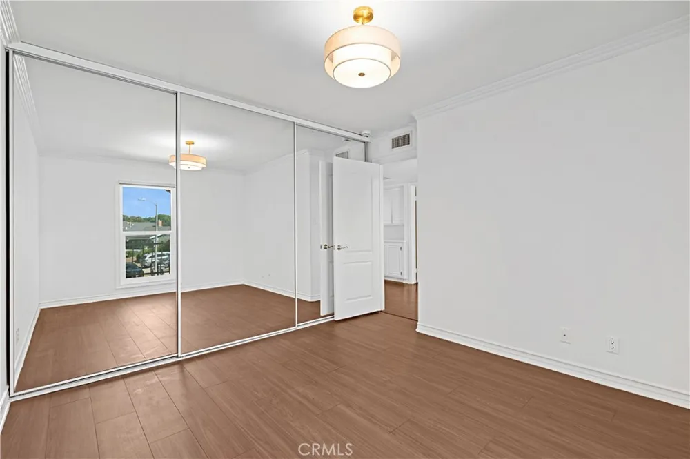23900 Berdon Street Woodland Hills, CA 91367
