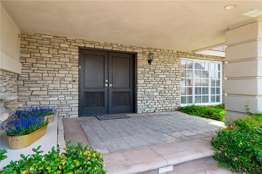23900 Berdon Street Woodland Hills, CA 91367