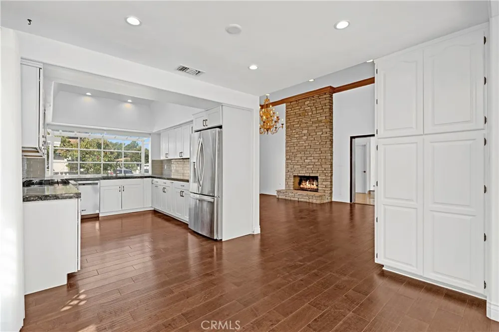 23900 Berdon Street Woodland Hills, CA 91367