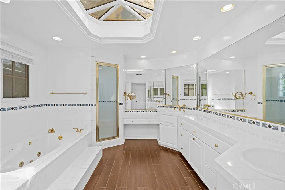 23900 Berdon Street Woodland Hills, CA 91367