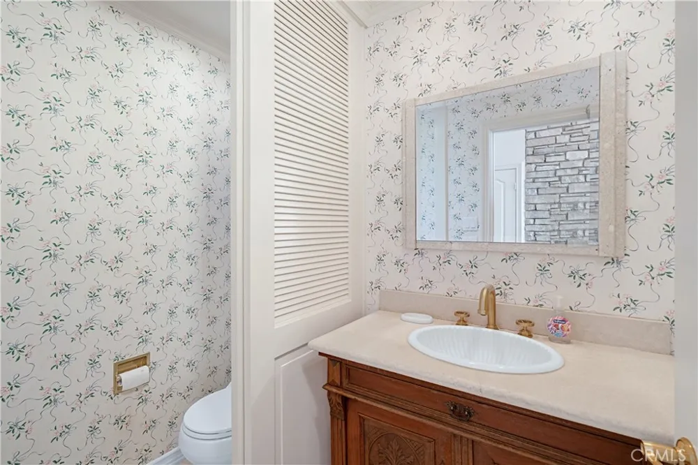 23900 Berdon Street Woodland Hills, CA 91367