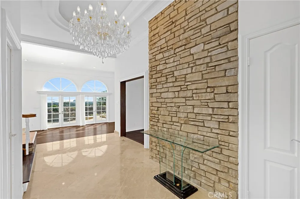 23900 Berdon Street Woodland Hills, CA 91367