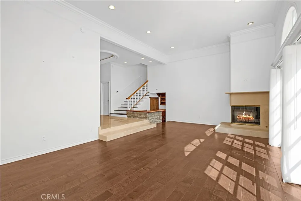 23900 Berdon Street Woodland Hills, CA 91367