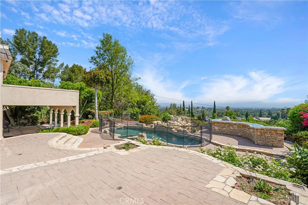 23900 Berdon Street Woodland Hills, CA 91367