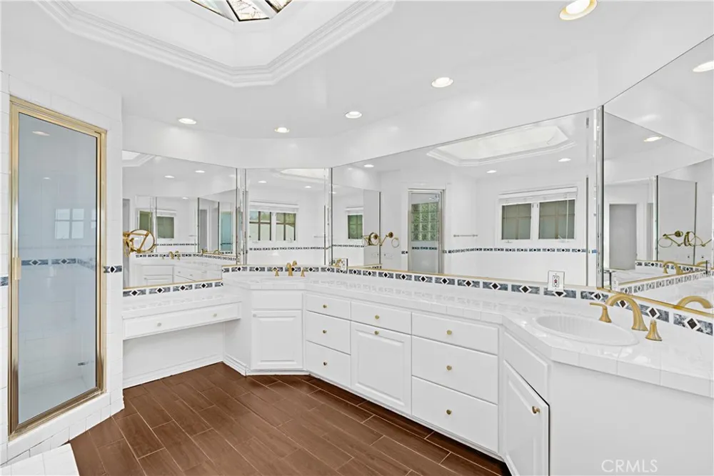 23900 Berdon Street Woodland Hills, CA 91367