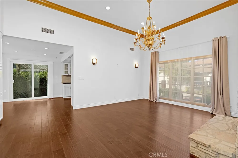23900 Berdon Street Woodland Hills, CA 91367