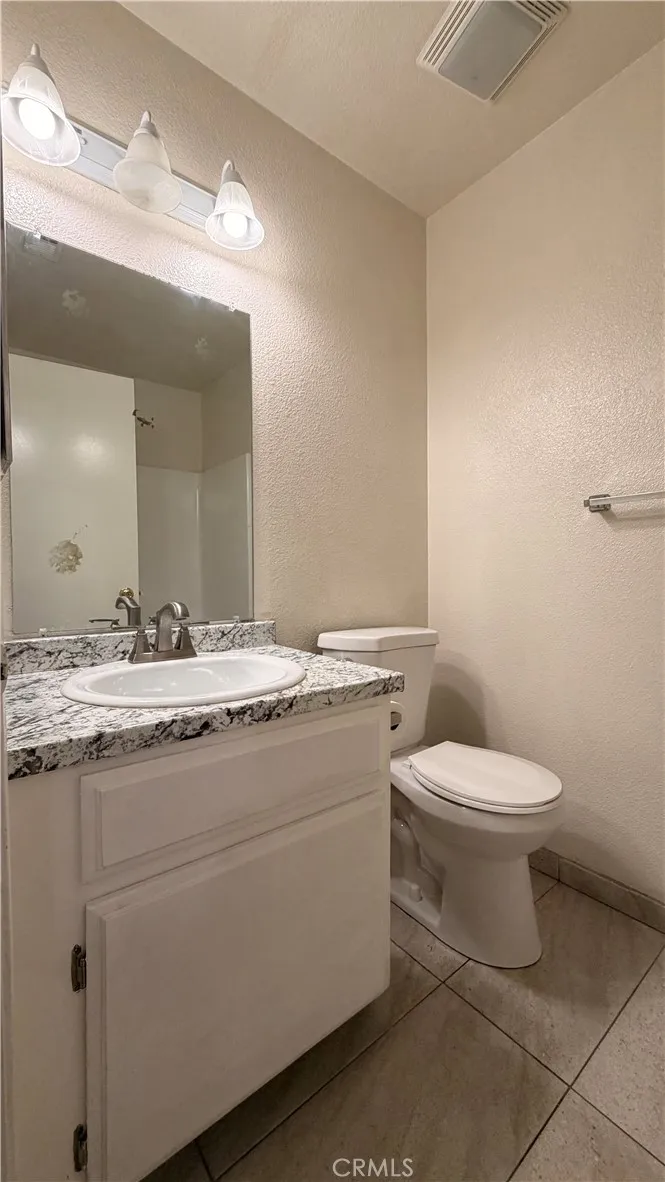 3217 Fortier #B Bakersfield, CA 93306