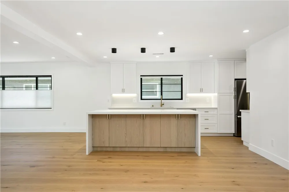5743 Natick Ave Sherman Oaks, CA 91411