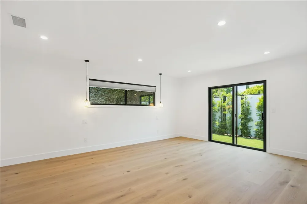5743 Natick Ave Sherman Oaks, CA 91411