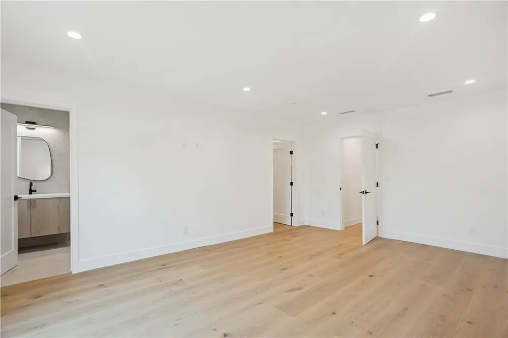 5743 Natick Ave Sherman Oaks, CA 91411