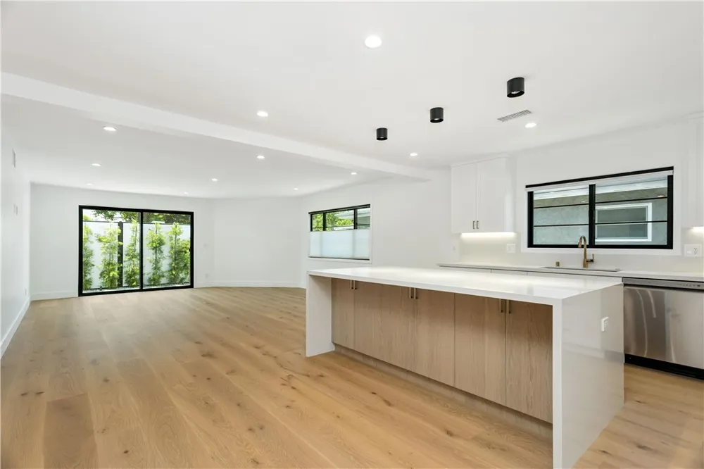 5743 Natick Ave Sherman Oaks, CA 91411