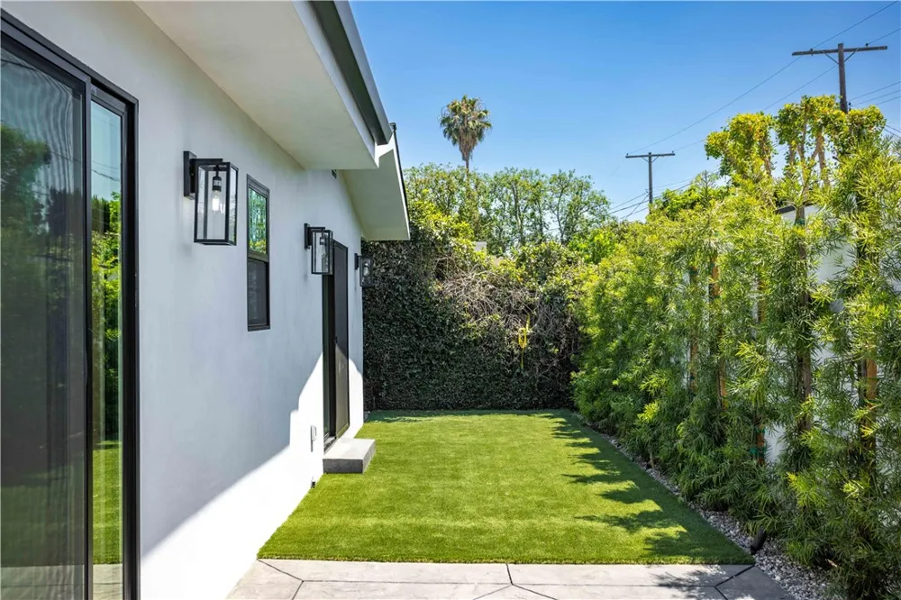 5743 Natick Ave Sherman Oaks, CA 91411