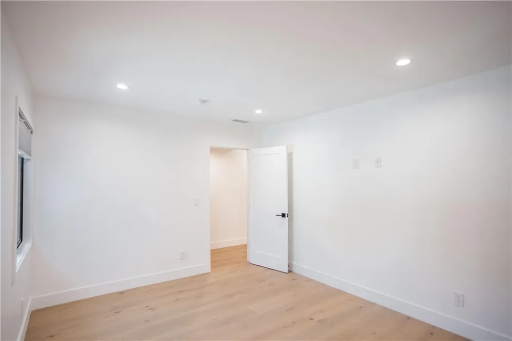 5743 Natick Ave Sherman Oaks, CA 91411