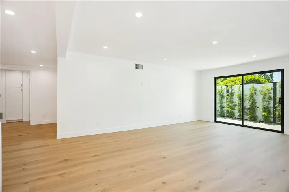 5743 Natick Ave Sherman Oaks, CA 91411