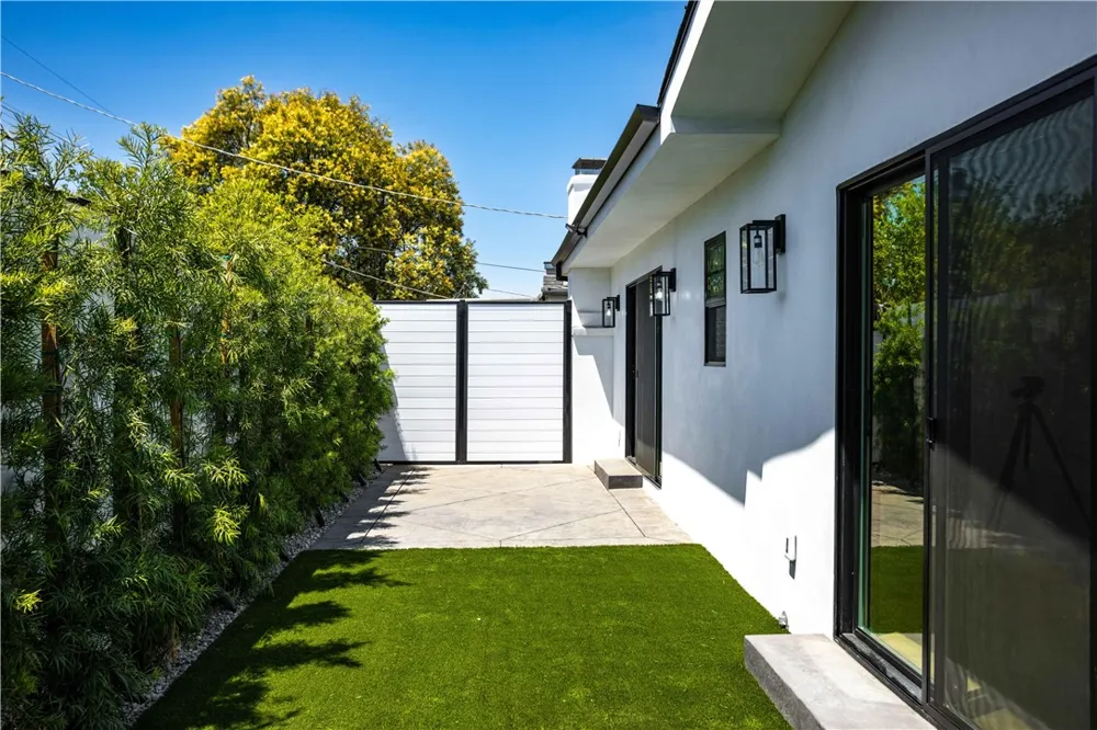 5743 Natick Ave Sherman Oaks, CA 91411