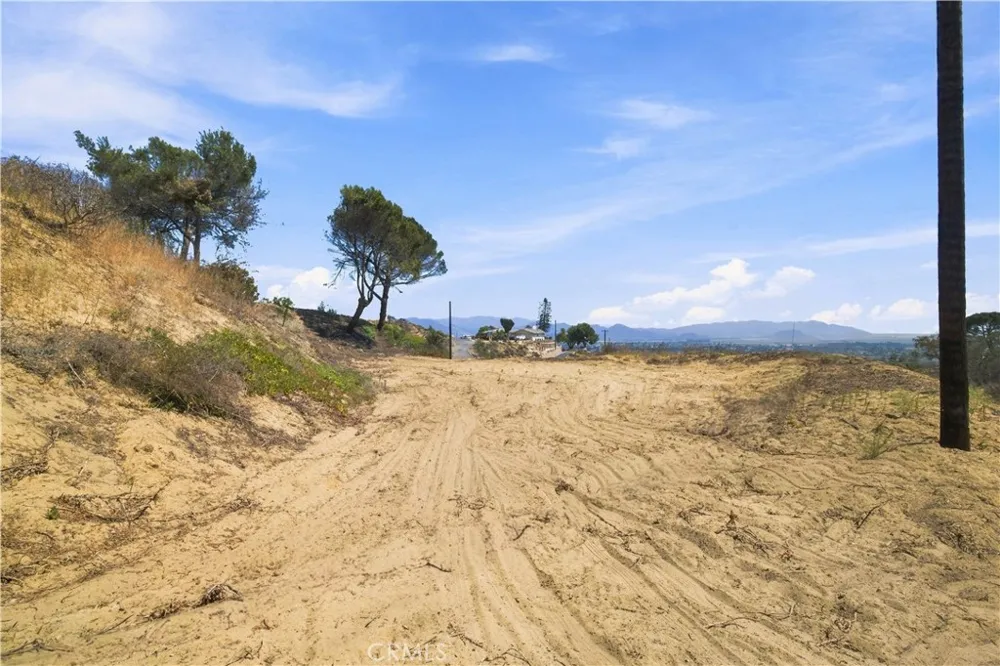 244 Highland Drive Camarillo, CA 93010