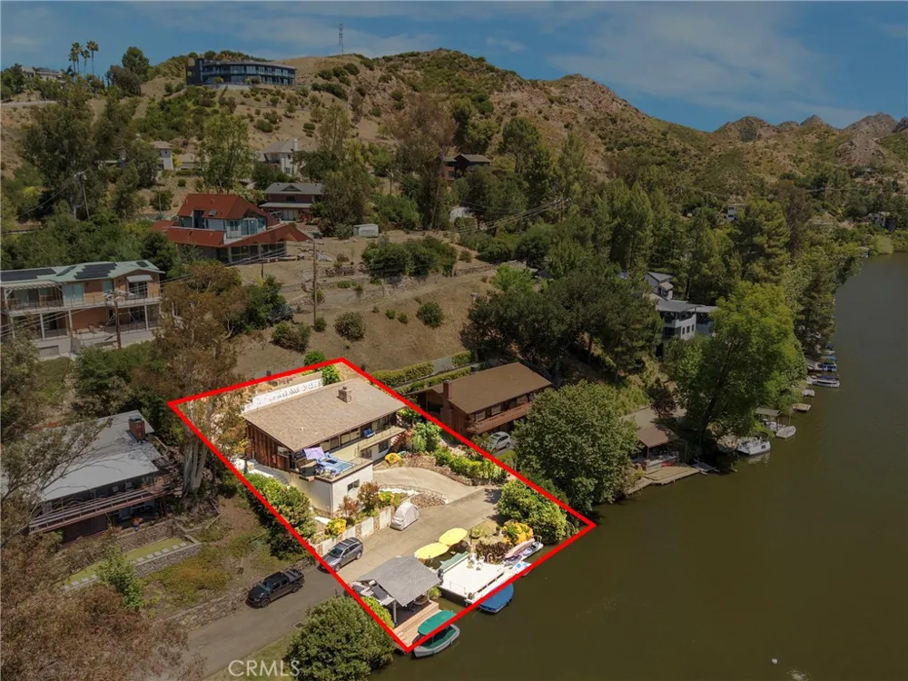 2232 East Lakeshore Drive Agoura Hills, CA 91301