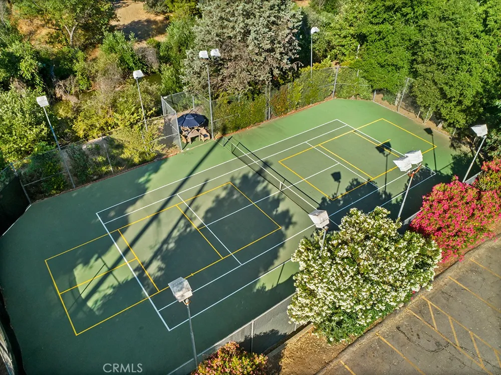 2232 East Lakeshore Drive Agoura Hills, CA 91301