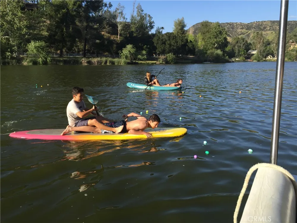 2232 East Lakeshore Drive Agoura Hills, CA 91301
