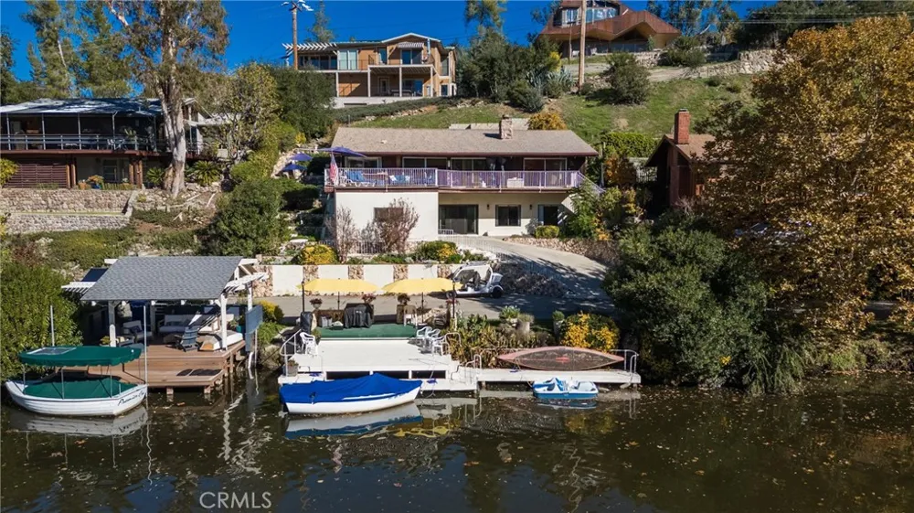 2232 East Lakeshore Drive Agoura Hills, CA 91301