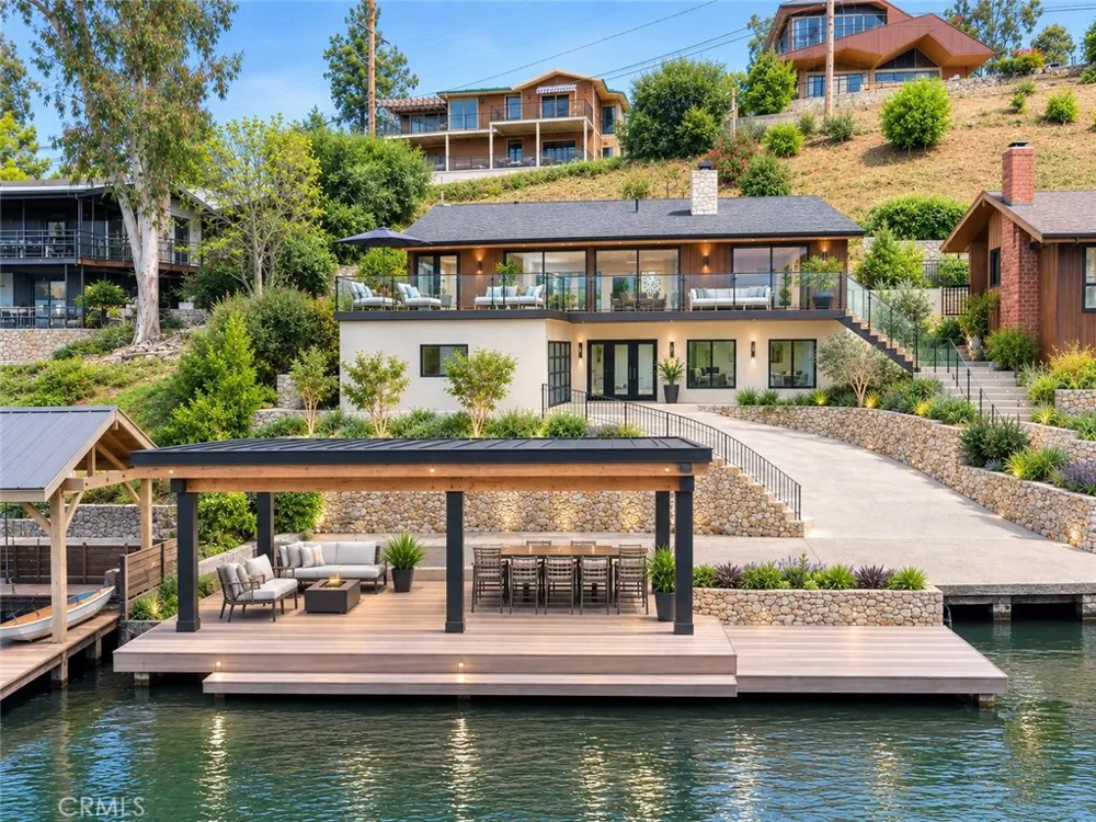 2232 East Lakeshore Drive Agoura Hills, CA 91301