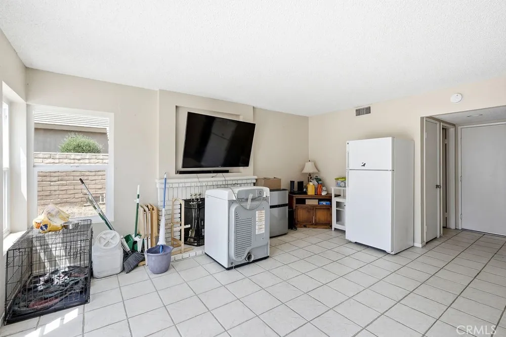 4722 E Avenue R4 Palmdale, CA 93552