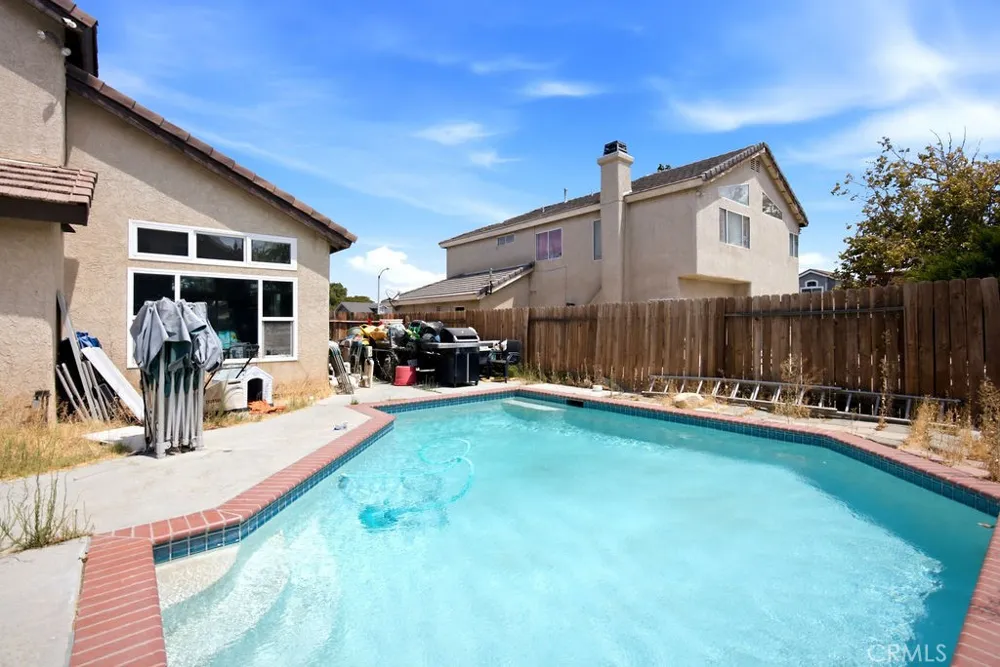 4722 E Avenue R4 Palmdale, CA 93552