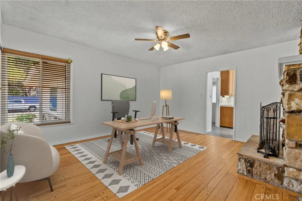 15933 Tupper Street North Hills, CA 91343