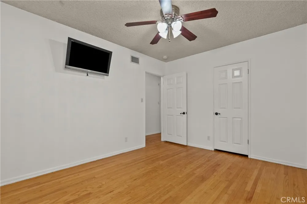 15933 Tupper Street North Hills, CA 91343