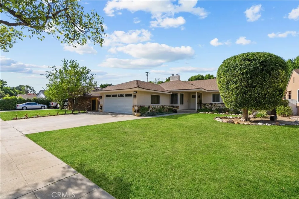 15933 Tupper Street North Hills, CA 91343