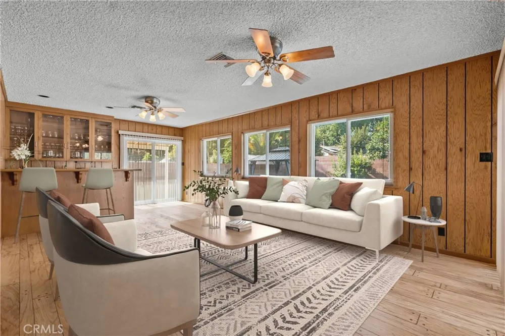 15933 Tupper Street North Hills, CA 91343