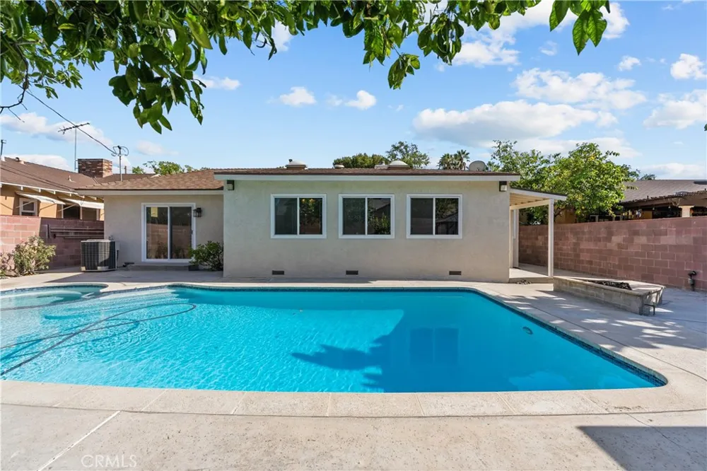 15933 Tupper Street North Hills, CA 91343
