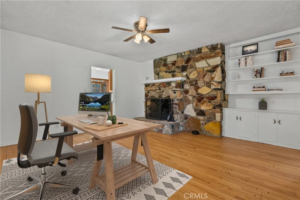 15933 Tupper Street North Hills, CA 91343