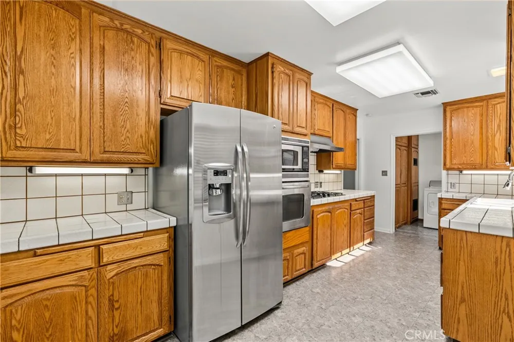 15933 Tupper Street North Hills, CA 91343