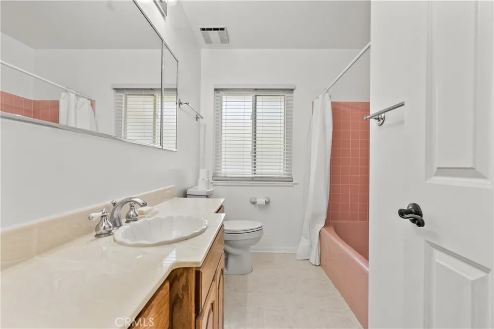 15933 Tupper Street North Hills, CA 91343